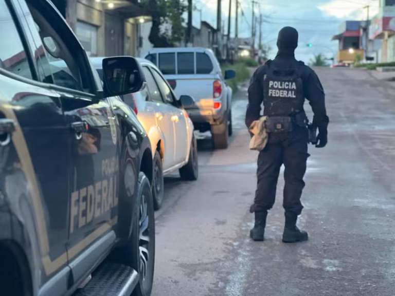 Concurso Polícia Federal 2025 com 1 mil vagas e salários de até R$ 26,8 mil