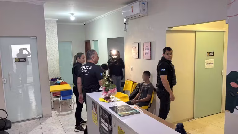 Viatura da Polícia Civil em operação da Mão de Ferro 2 em Rondonópolis