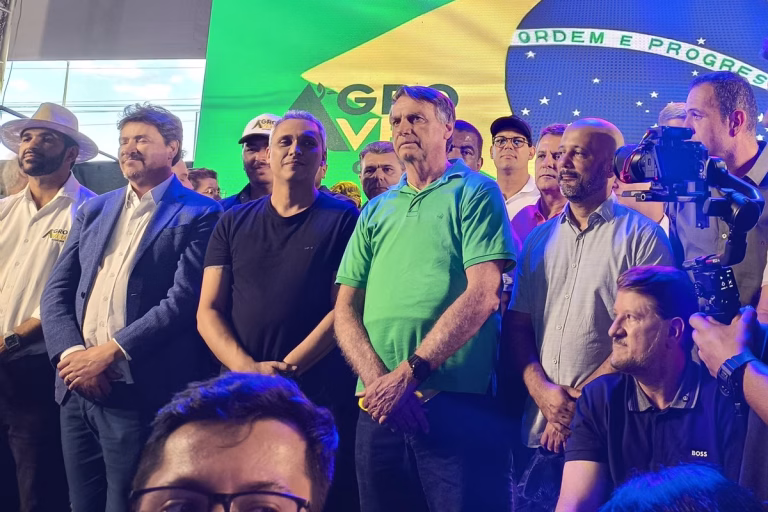 Bolsonaro discursa na Agrovem em Goiânia pedindo que apoiadores continuem lutando caso ele seja preso