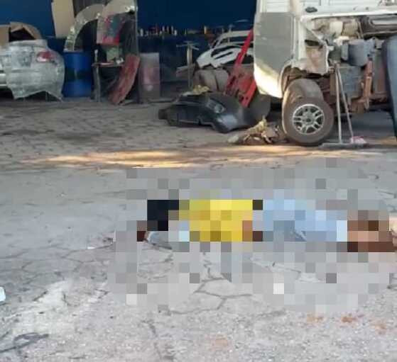 Cena do crime em Barra do Bugres onde homem foi morto com tiro de fuzil e assassino está foragido