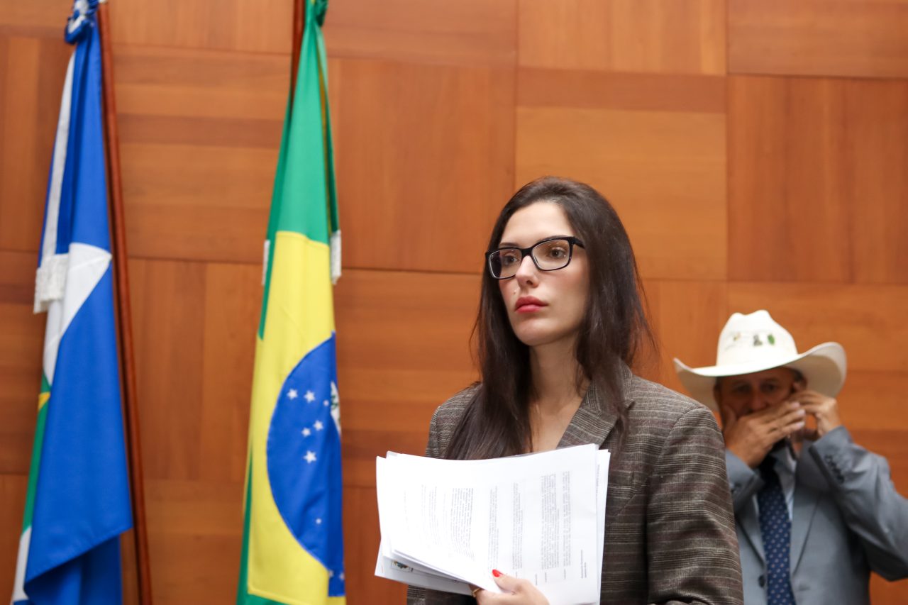Janaina Riva apresenta projeto para combater fraudes em empréstimos consignados em MT