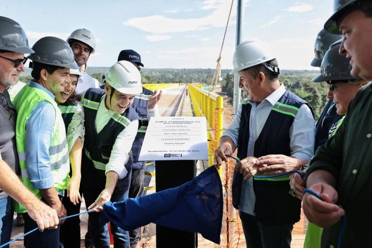 Governador Mauro Mendes na inauguração da ponte da Ferrovia Estadual de Mato Grosso