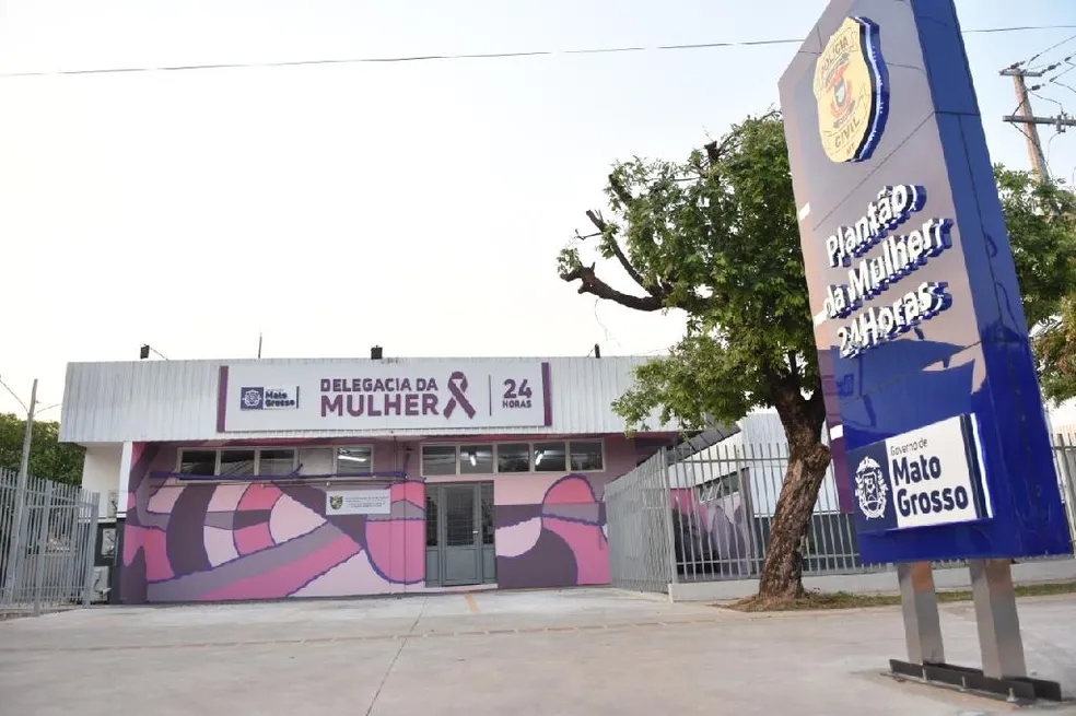 Idoso preso por estupro de criança e assédio a policial