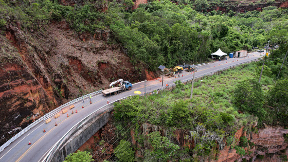 Túnel no Portão do Inferno na rodovia MT-251