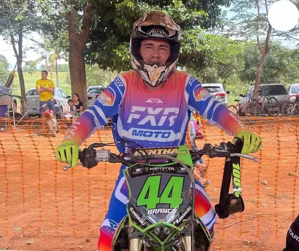 Piloto de motocross Branco morre após acidente em prova da LEMAMT