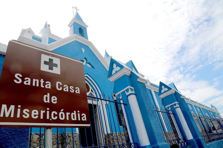 Fachada da Santa Casa de Cuiabá será vendida para quitar dívidas trabalhistas