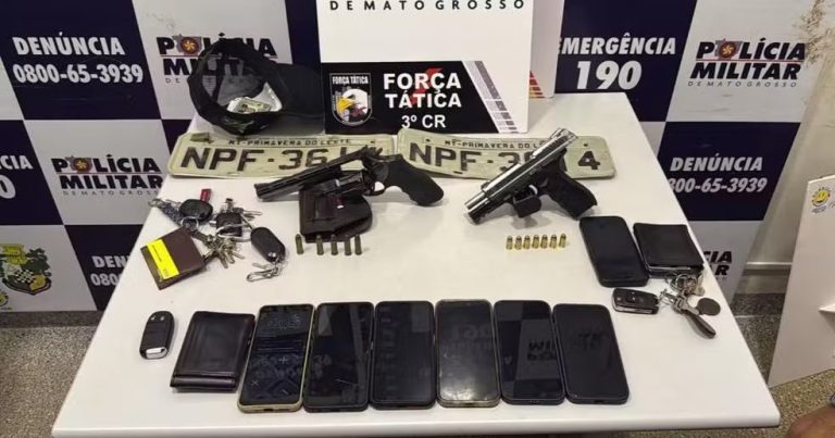 Armas e objetos apreendidos após sequestro de família com bebê recém-nascido