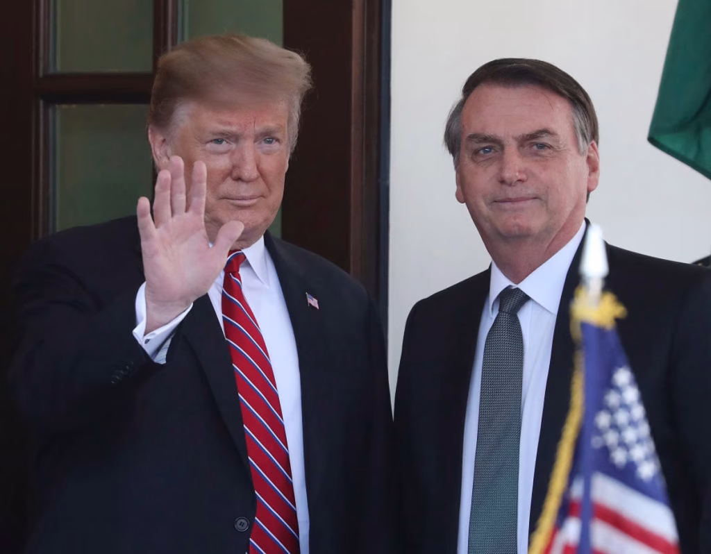 Trump defende Bolsonaro e acusa perseguição da Justiça brasileira