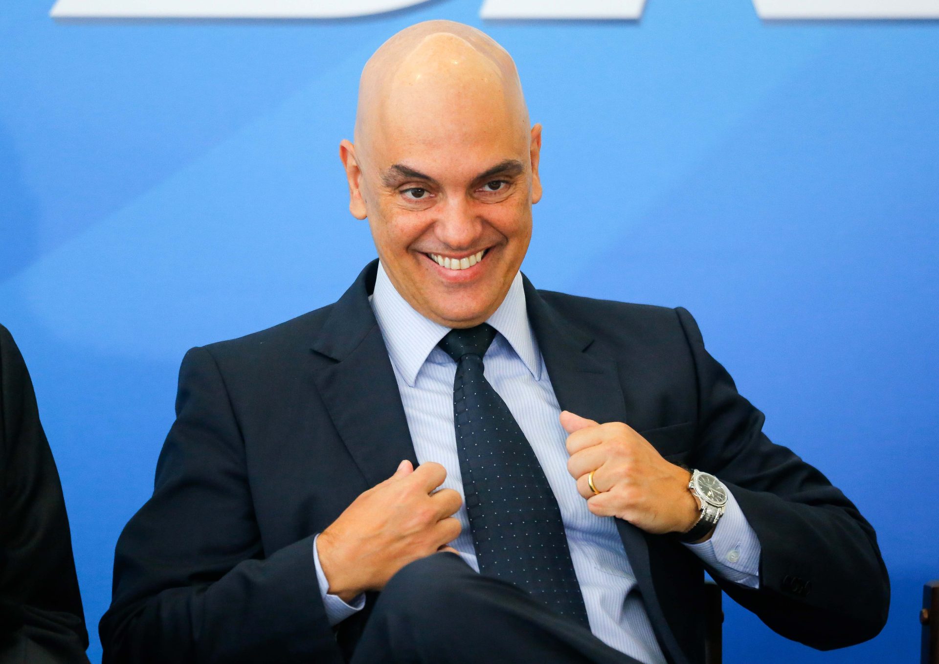 Alexandre de Moraes suspende decretos do IOF e convoca audiência de conciliação