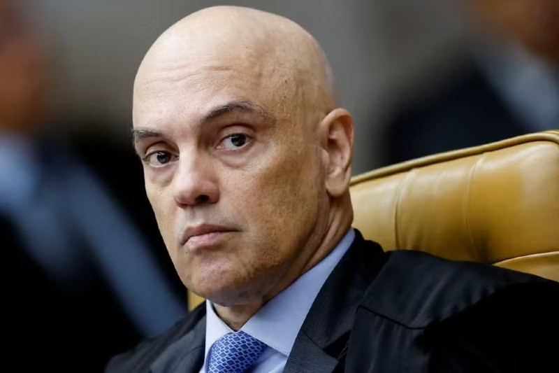Ministro Alexandre de Moraes com cartão bloqueado pela Mastercard após sanções dos EUA