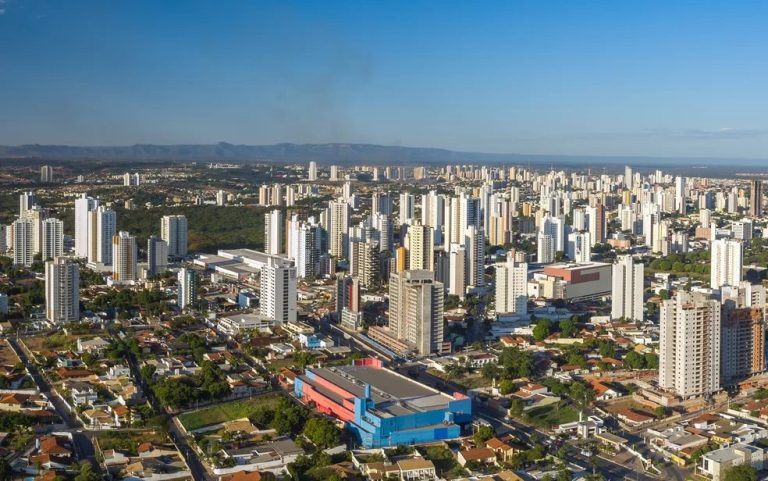Fachada de imóvel em leilão de construtora falida em Mato Grosso