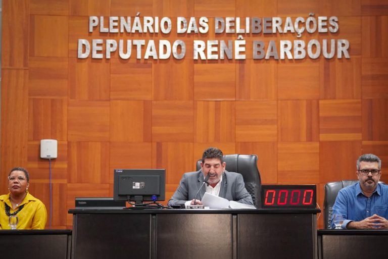 Projeto do deputado Dr. João prevê IA na prevenção de suicídios em Mato Grosso