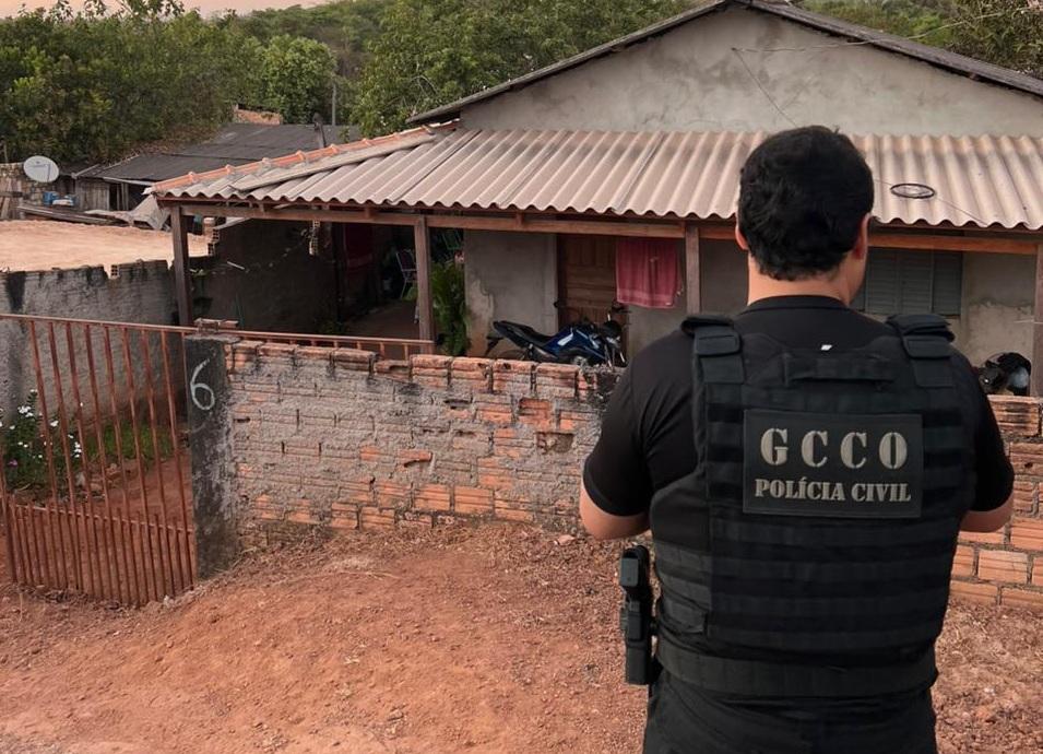Policiais civis cumprem mandados na Operação Safra Oculta contra desvio de grãos em Mato Grosso