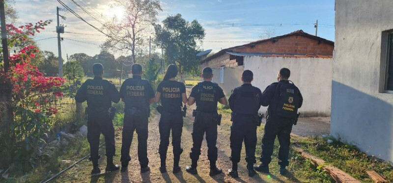 Polícia Federal durante operação de combate à fraude eleitoral e compra de votos em Leverger