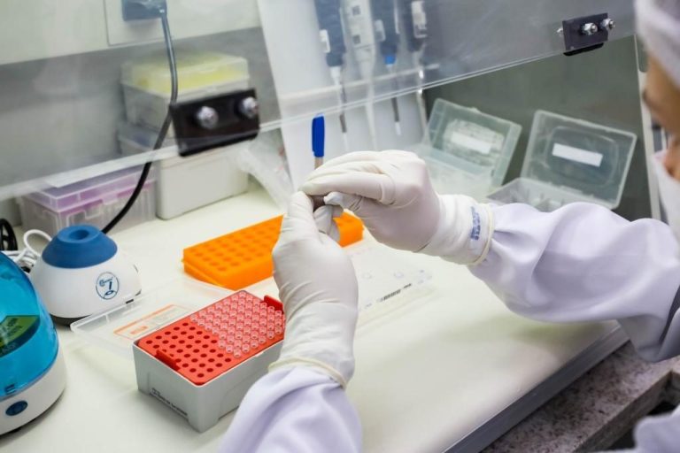 Variante XFG da Covid-19 detectada em Mato Grosso, segundo Lacen-MT