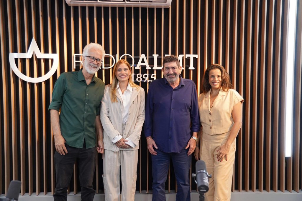 Dr. João durante entrevista sobre os 90 anos da Voz do Brasil