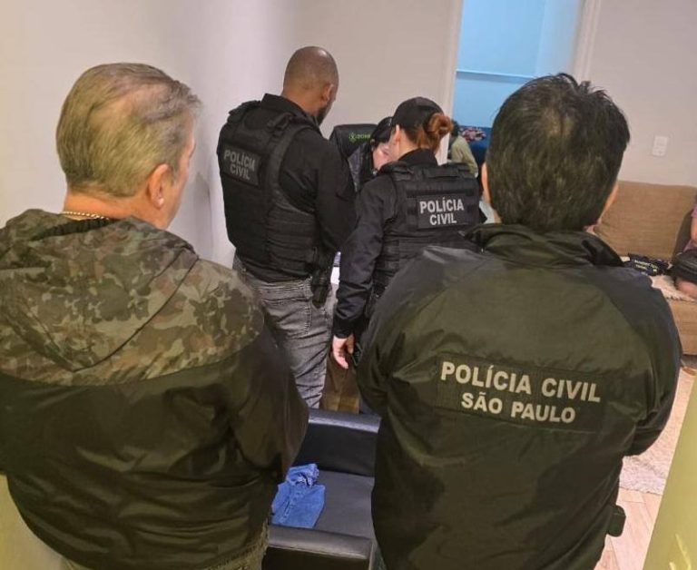 documentos apreendidos na Operação Hortifraude sobre fraude fiscal com empresas fantasmas