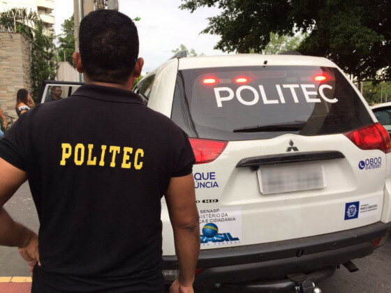 Polícia investiga crime após homem invadir casa e matar ex-companheira a facadas