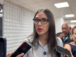 Janaína Riva reafirma candidatura ao Senado durante entrevista na Assembleia Legislativa