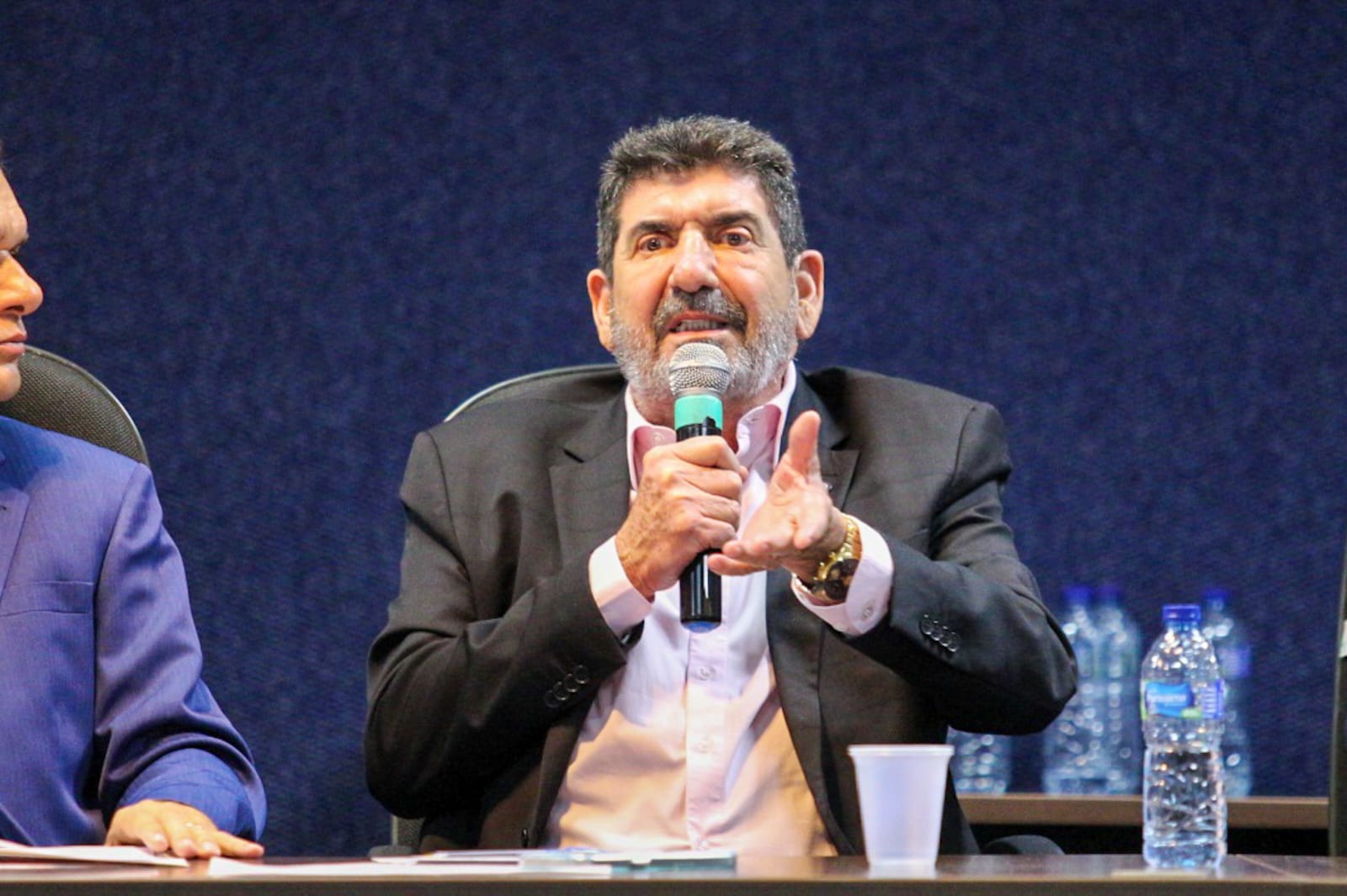 Dr. João durante audiência pública cobrando melhorias nos serviços da Energisa em Mato Grosso