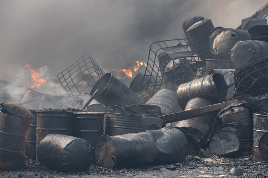 Incêndio em centro de reciclagem no bairro Coophamil com prejuízo de R$ 10 milhões