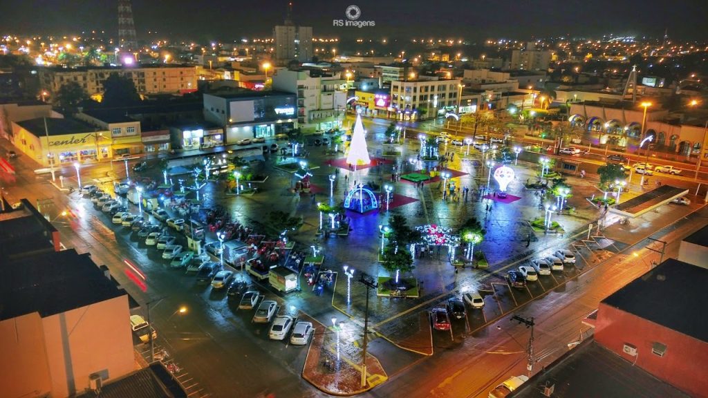 Decoração natalina de imóvel em Tangará da Serra no Concurso Cidade das Luzes 2025